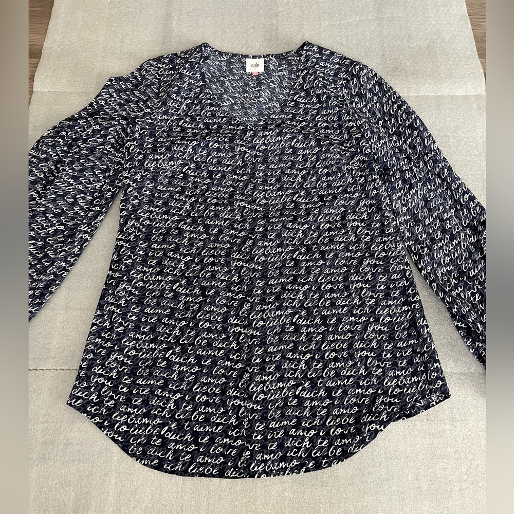 [S]CAbi Navy “Love” Print LS Scoop Neck Blouse